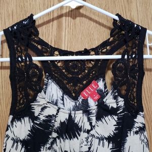 Black and cream crochet straped racerback tank